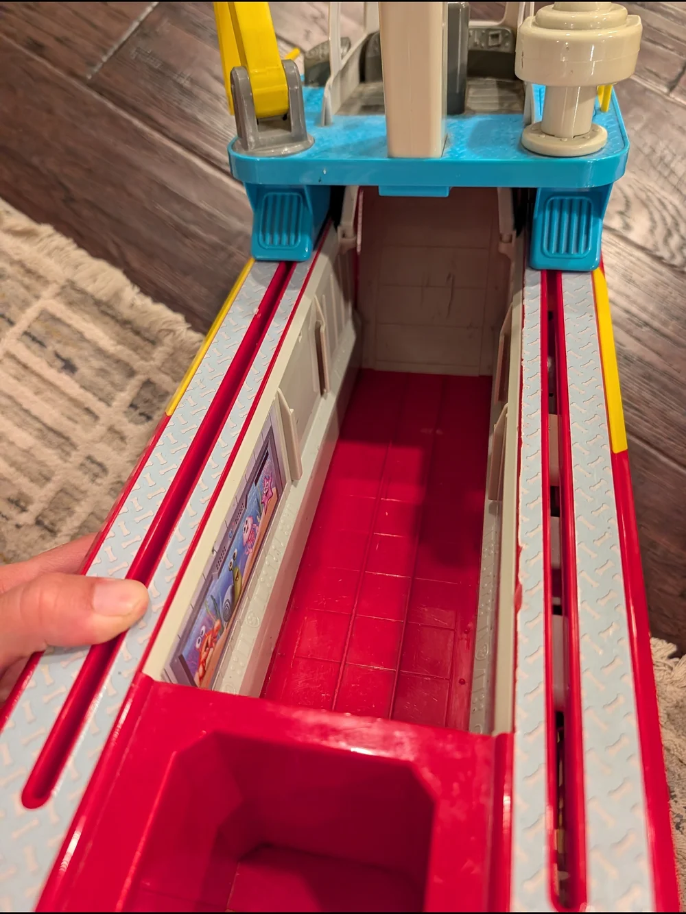 PAW PATROL Sea Patroller Rescue Ship Toy with Yellow Crane